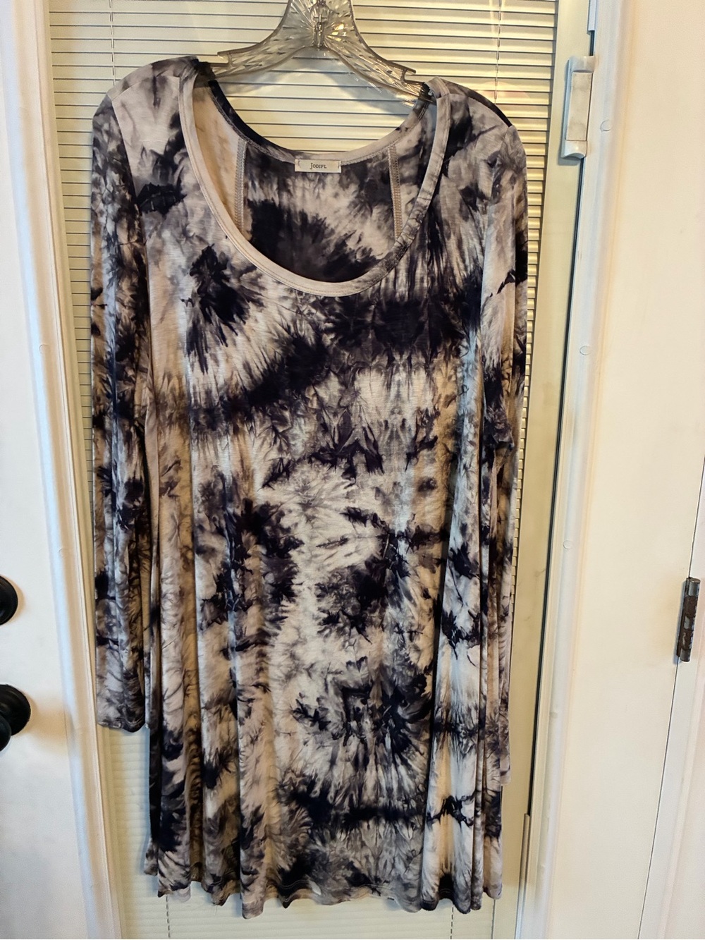JODIFL Black and Cream Tie-Dye Scoop Neck Tunic
